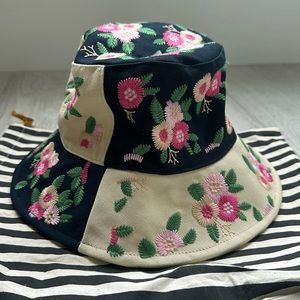 Lele Sadoughi Bucket Hat